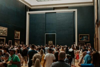 Paris: Louvre Museum Hosted Entry and Mona Lisa Audioguide - Timed entry: what it fixes and what it can’t