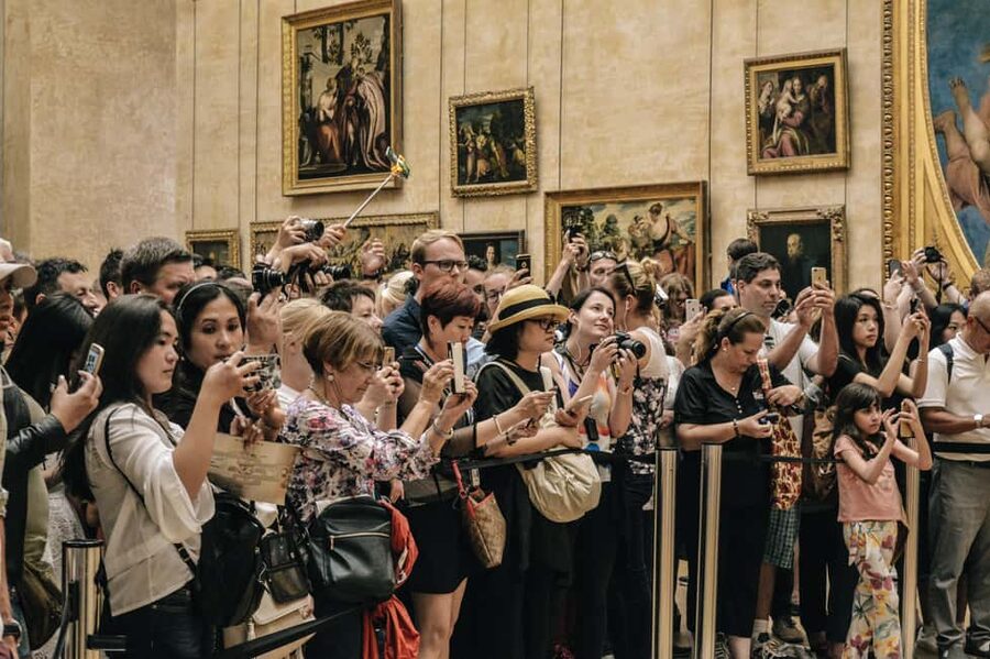 Paris: Louvre Museum Hosted Entry & Masterpieces Audio Guide - Masterpieces Audio Guide App on Your Phone: How to Use It for Real Value