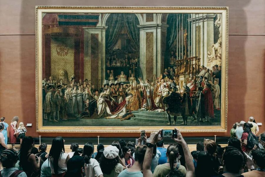 Paris: Louvre Museum Hosted Entry & Masterpieces Audio Guide - The Benelux Duty Free Meeting Point: The One Detail You Must Nail