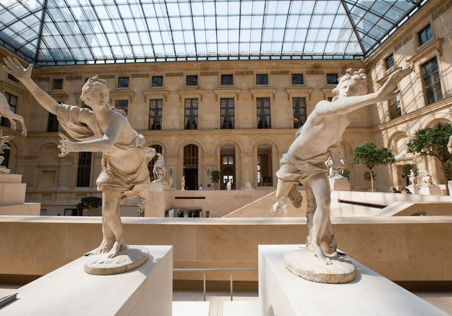 Paris: Louvre Museum Ticket & Exclusive Immersive AudioGuide - Full access to all wings: freedom that also takes focus