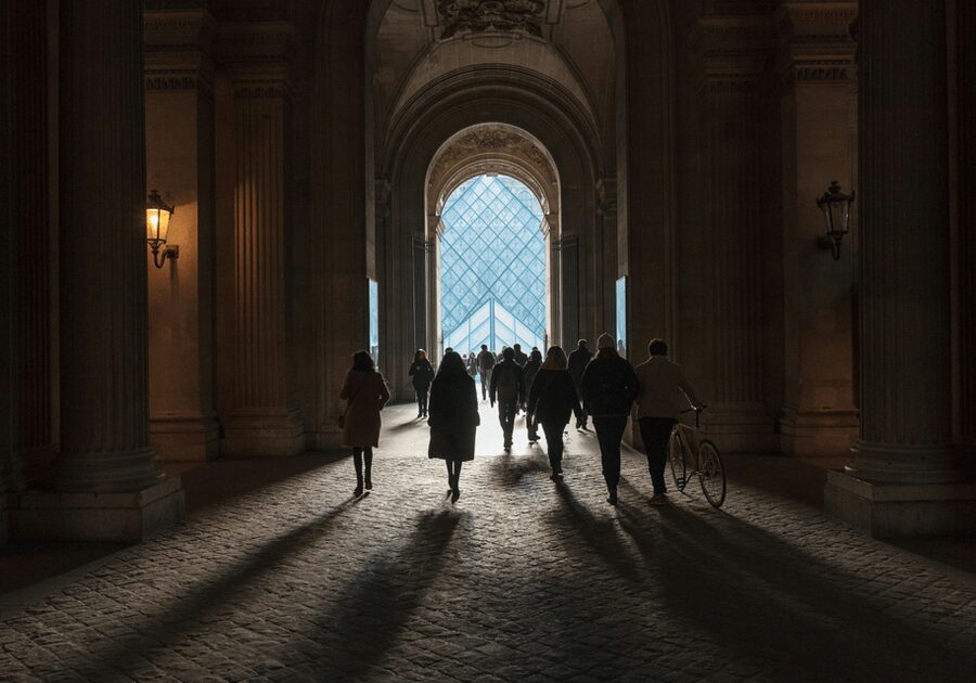 Paris: Louvre Museum Ticket & Exclusive Immersive AudioGuide - The Unmissables path: seeing Mona Lisa, Venus de Milo, and Liberty Leading the People
