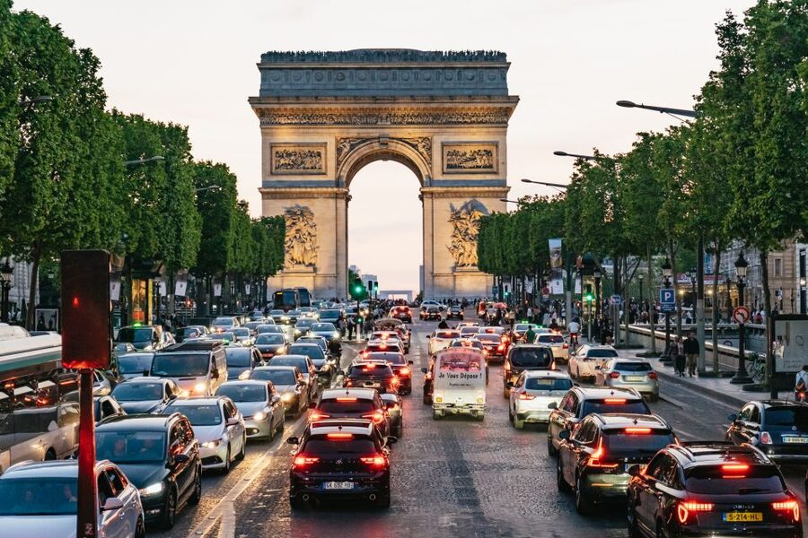 Paris: Night Bus Tour with Audioguide - When the Bus Runs: Start Times and the 2025–2026 Christmas Switch