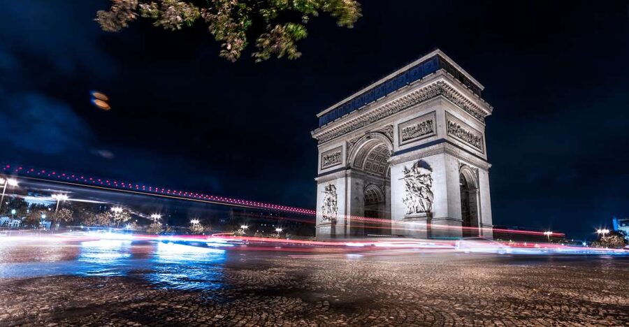 Paris: Panoramic Night Tour with Audio Guide and Host - Meeting Point: Bir Hakeim (Line 6 or 8) and Place de Sydney