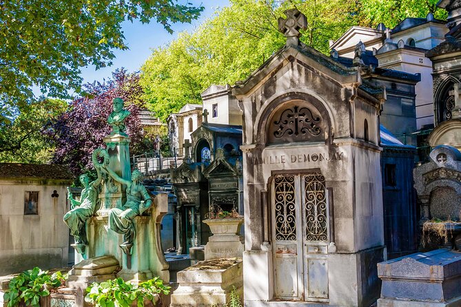 Père-Lachaise Cemetery Paris Tour with Audioguide - Should you book this Père-Lachaise audio tour?