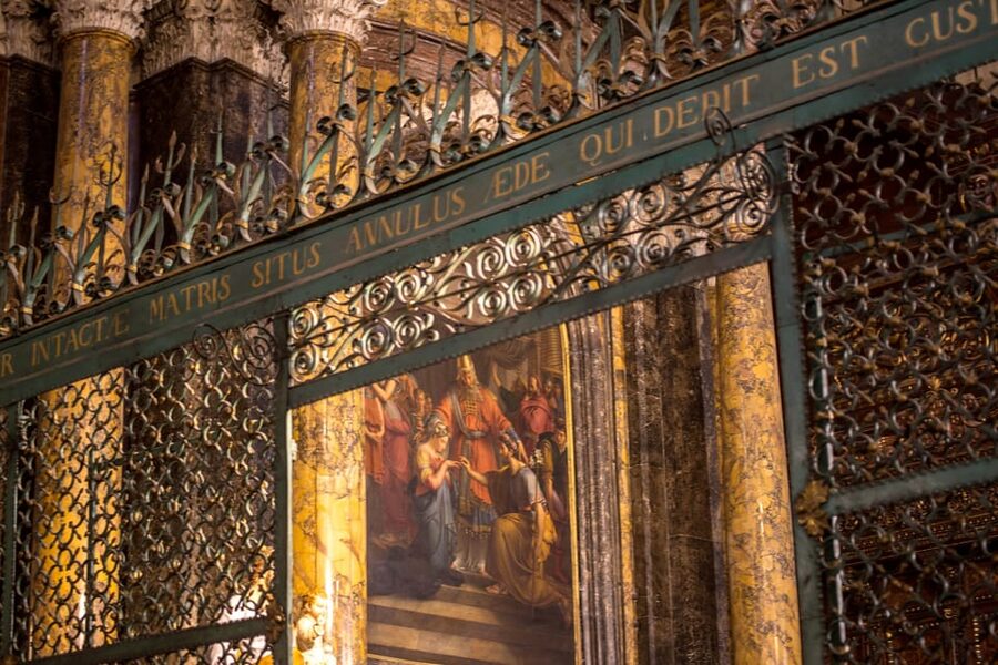 Perugia: San Lorenzo Cathedral Audioguide Tour - The Holy Ring story: a tradition with chapel-level presence