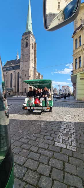 Pilsen: Panoramic Sightseeing - Bus Tour with audio guide - Boarding at Pilsner Urquell Brewery: getting ready in minutes
