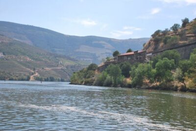 Pinhão: 2-Hour Rabelo Boat Tour with Audio Guide - Getting oriented at Pinhão Pier and the Eiffel bridge moment