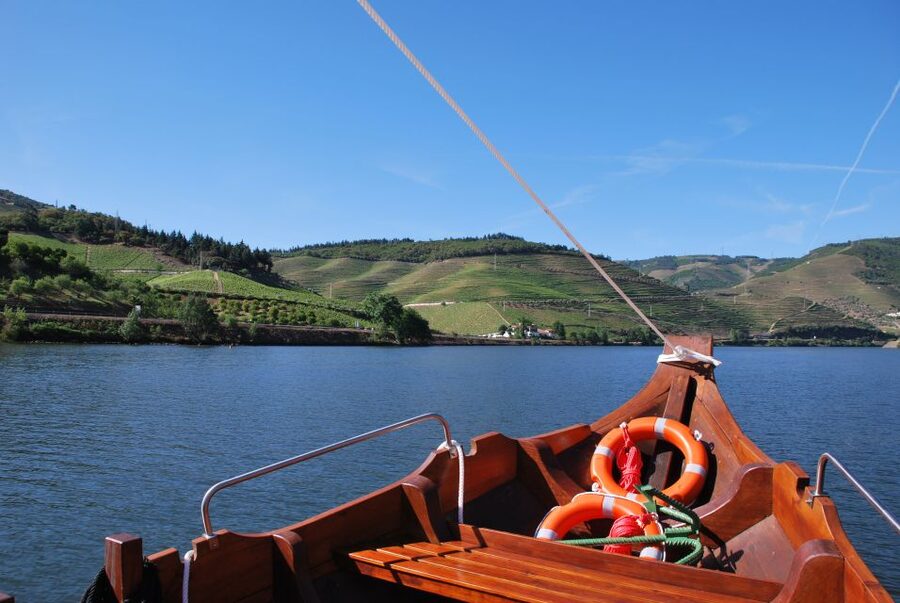 Pinhão: 2-Hour Rabelo Boat Tour with Audio Guide - What the boat feels like: comfort, space, and photo strategy
