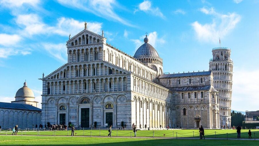 Pisa Audioguide - TravelMate app for your smartphone - Battistero: Exterior First, Then the Interior Focus