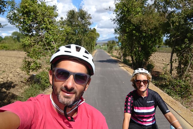 Pisa to Lucca Self-Guided Bike Tour Along the Puccini Trail - Start at Smile & Ride: quick setup, then you’re rolling