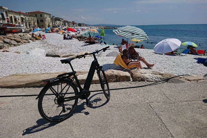 Pisa to the Sea Self-Guided Bike Tour & Adventure Park - Tuttomondo by Keith Haring: quick stop, big visual payoff