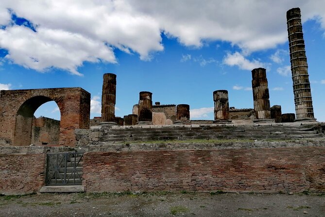 Pompeii from Naples: Smart Audio Guide with Travel Instructions - Pompeii homes: Faun, Dioscuri, Meleagro, Vettii, Menander