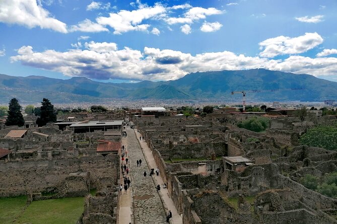 Pompeii from Naples: Smart Audio Guide with Travel Instructions - The Smart Audio Guide: how it keeps you on track