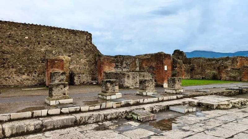 Pompeii: Pre-reserved ticket with audio guide - What you’ll see while you wander Pompeii