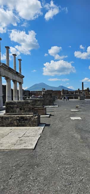 Pompeii, skip-the-line ticket with smartphone audio guide on App - Entertainment Stops: Amphitheater and Dramatic Theaters