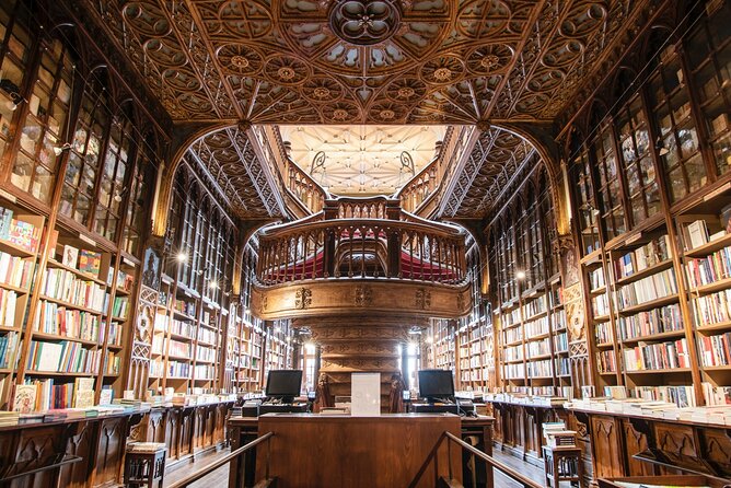 Porto Scavenger Hunt and Sights Self-Guided Tour - Stop 1: Livraria Lello—learn by looking at the details