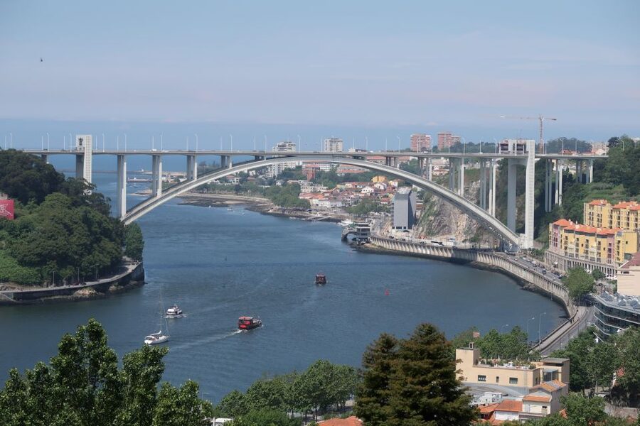 Porto: Self-Guided Bike and Boat Tour with Port Wine Tasting - Natural Reserve bike time along the Douro Estuary and Gaia’s beaches