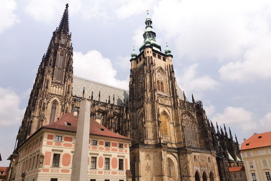 Prague Castle: Admission Ticket With Transfer And Audioguide - Small-group start, big complex finish: what the intro is really for