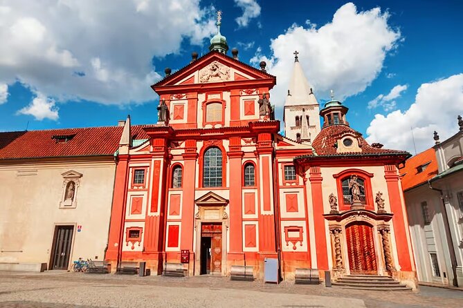 Prague Castle Skip-The-Line Ticket with Audio guide - St. Vitus Cathedral: How to Use the Audio Guide in the Right Way
