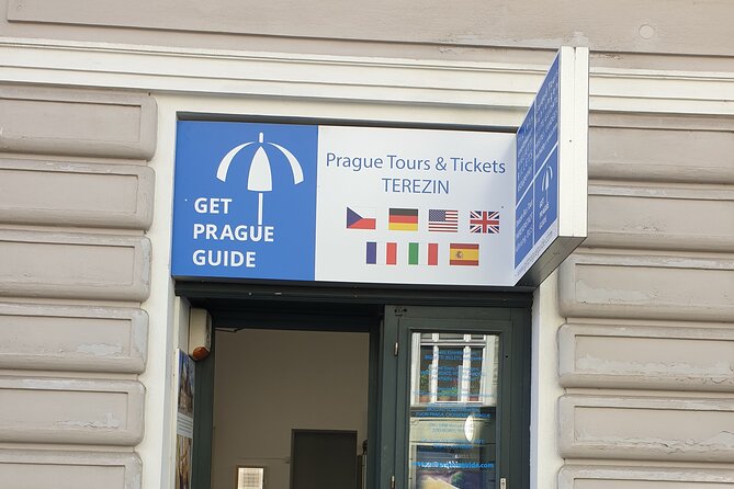 Prague Charles Bridge Tower Admission Ticket And Audioguide - Using the Audioguide Like a Pro (Pause for Photos, Skip When Needed)