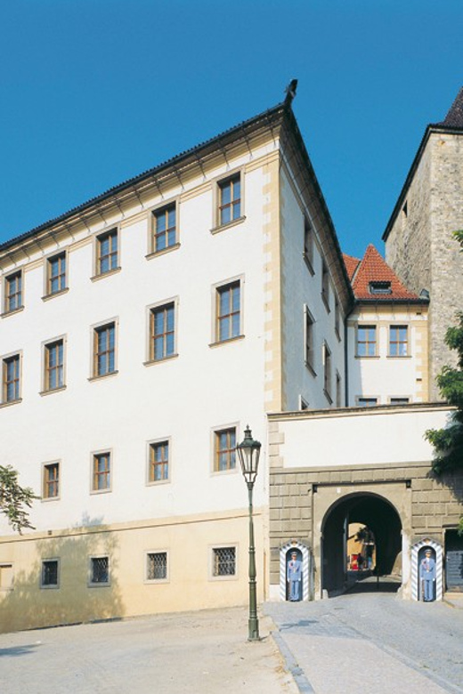 Prague: Lobkowicz Palace Ticket & Audio Guide - Upgrading to the 1 PM concert: when art turns into sound