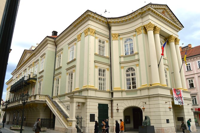 Prague: National Museum Ticket & Online Audioguide City Tour - Timing your one-day plan without rushing the audio