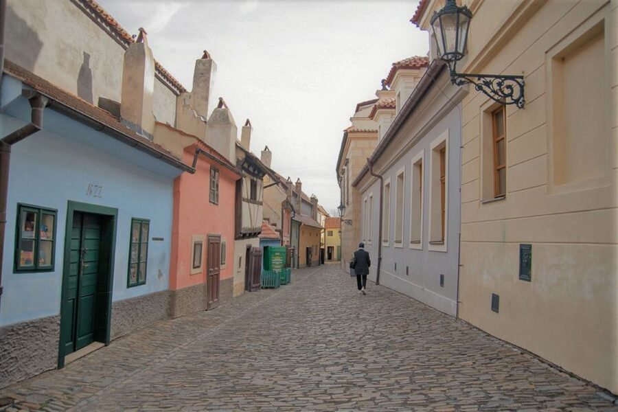 Prague: Prague Castle Complex Smartphone Audio Guide - St. George’s Basilica and the Premyslids