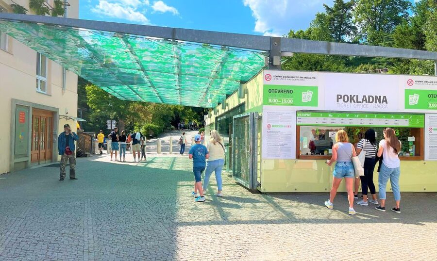 Prague: Prague Zoo Audio Guide with E-Ticket - Audio guide content: history, pavilions, and a smarter way to see a big zoo