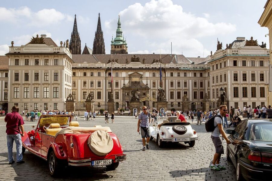 Prague: Skip-the-line Castle Ticket and Optional AudioGuide - Who this Prague Castle skip-the-line ticket suits best