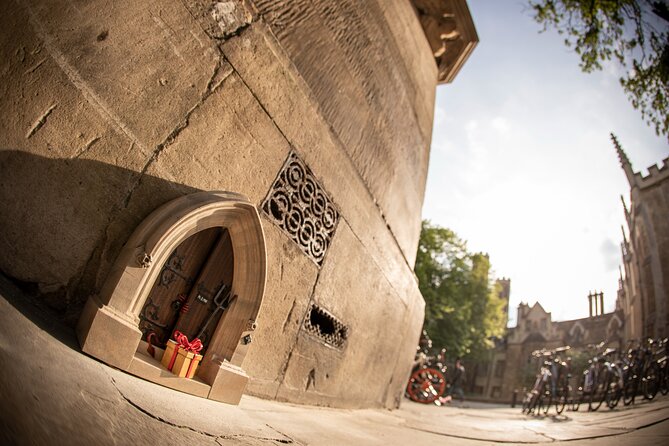 Private Self-Guided Dinky Door Hunt in Cambridge - How the Dinky Door hunt works (and why it’s fun)