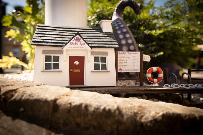 Private Self-Guided Dinky Door Hunt in Cambridge - Small tips to make it smoother