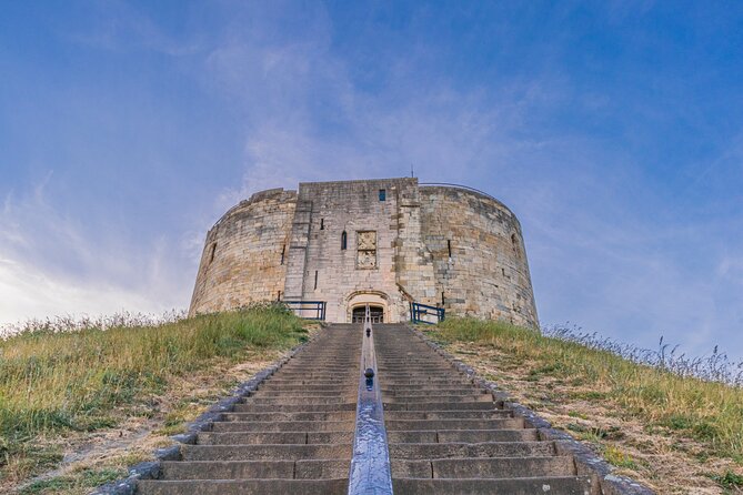 Private York Self-Guided Tour - York City Walls and the Multangular Tower: Walk the Defenses