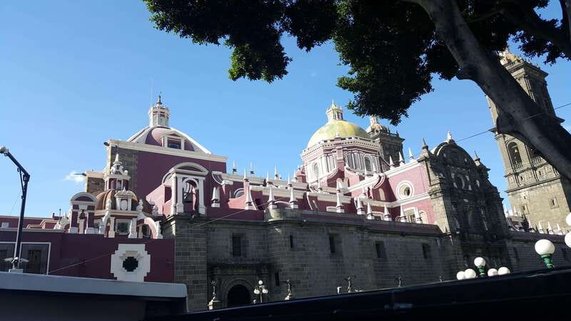 Puebla: Hop-On Hop-Off Bus Tour with Audio Guide - Historic Center Views: Cathedral, Los Sapos, Analco, and La Luz