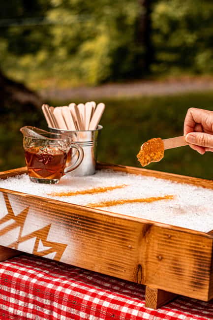 Quebec City (Lévis): self-guided sugar shack tour + meal + maple taffy - A sugar shack meal in a Quebec forest (Lévis area)