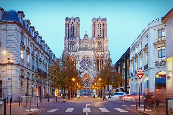 Reims Scavenger Hunt and Highlights Self Guided Audio Tour - How the 2.5 km game plays on your feet