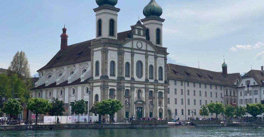 Revealing Lucerne: Self-Guided Reading City Tour - How the Revealing Lucerne reading tour works (no live guide, just a guided route)