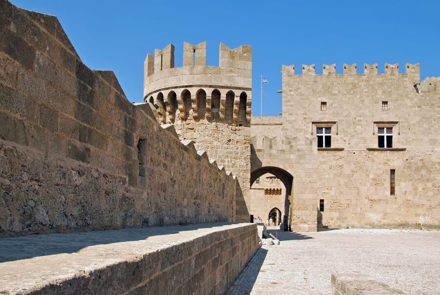 Rhodes: Palace of Grand Master Ticket & Rhodes SG audio tour - Who should book this palace ticket