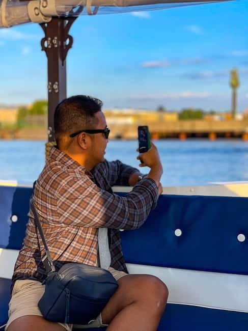 Riga: Canal Boat Sightseeing Tour With Audio guide - The Route From Kronvald’s Park Through Old Riga (Stop by Stop)