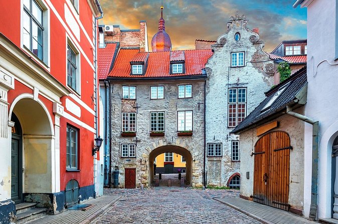 Riga Scavenger Hunt and Highlights Self Guided Audio Tour - Who This Riga Hunt Works Best For