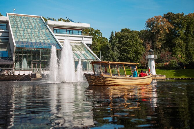 Riga Sightseeing Tour by Canal Boat with Audioguide - The audio guide setup: how to make the narration actually work