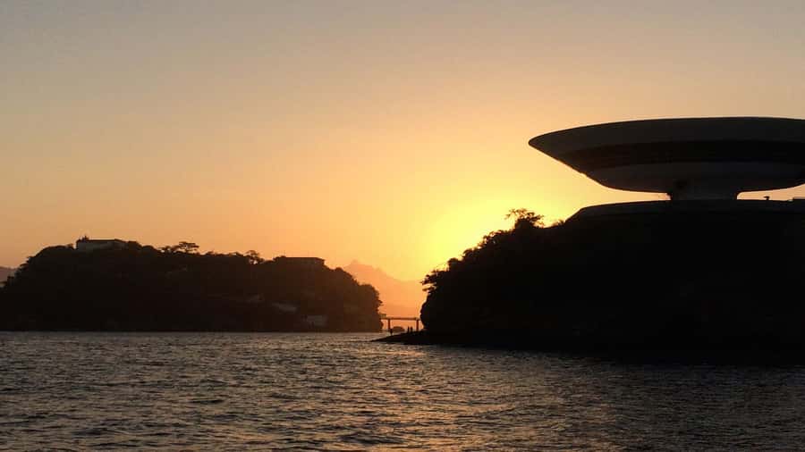 Rio: Guanabara Bay Boat Tour - Crossing toward Niterói: the Rio–Niterói Bridge moment