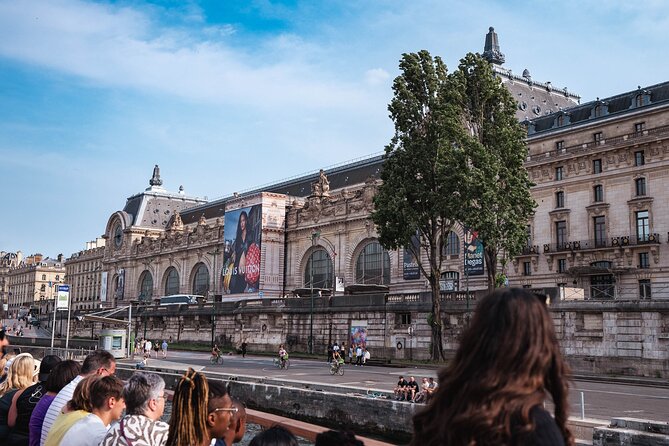 River Seine Sightseeing Boat Tour with Audio Guide - Comfort and Photo Options: Upper Deck Plus Onboard WiFi