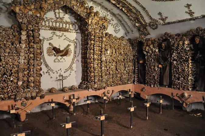 Rome: Capuchin Crypts Entrance with hosting &Audio guide - FAQ
