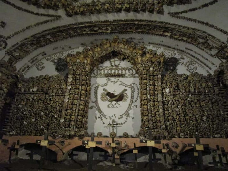 Rome: Capuchin Crypts Guided Tour with Audio Guide Option - Crypt Walkthrough Highlights: Three Skeletons, Skulls, and Resurrection