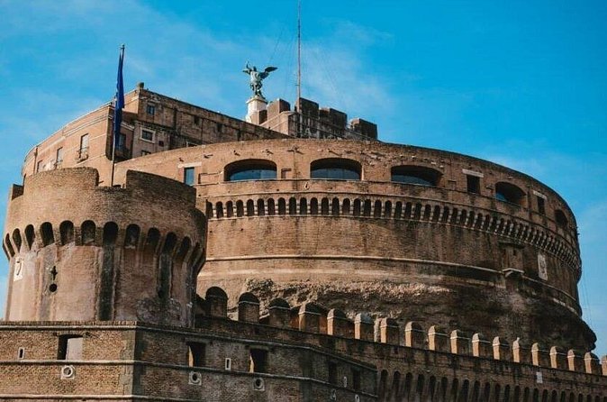 Rome: Castel Sant'Angelo Audio Tour with Tickets - Ancient Corridors and Passetto di Borgo: The Castle’s Secret-Vibe