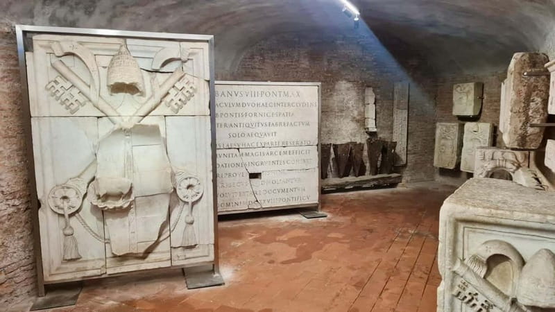 Rome: Castle Sant'Angelo Ticket w/ audioguide option - The Papal Rooms and the Spiral Staircase