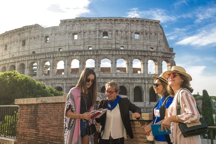 Rome: Colosseum Experience with Host and Audio Guide - Palatine Hill: the climb for the view (and the elite’s backstory)