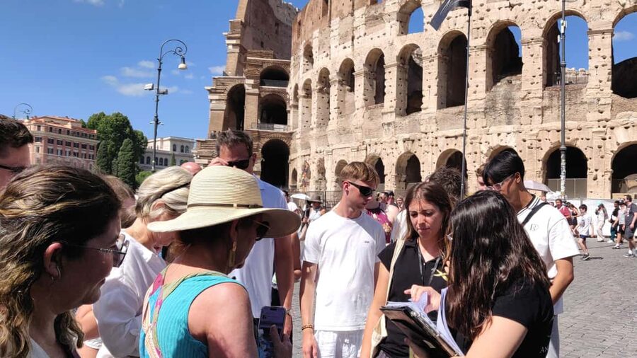 Rome: Colosseum Express Entry with Audio Guide App - Timing, Heat, and Staying Fresh for a 2–2.5 Hour Plan