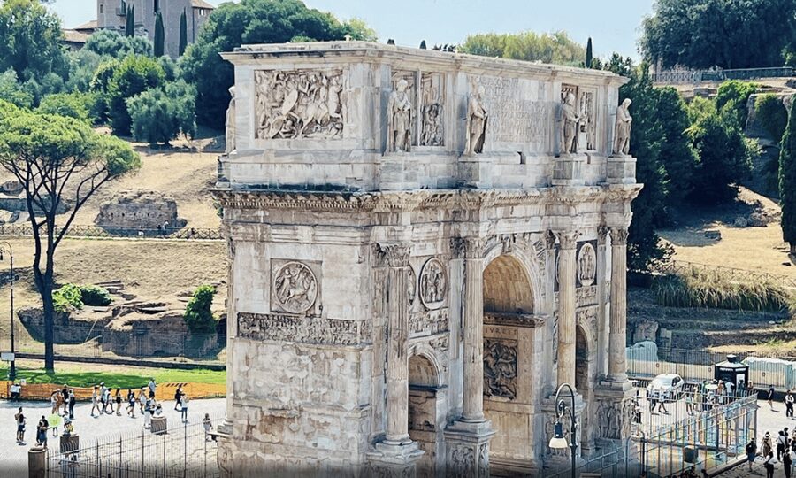 Rome: Colosseum & Forum Experience with Free Audio Guide App - Palatine Hill Views: Walking Toward the Emperor-Level Perspective
