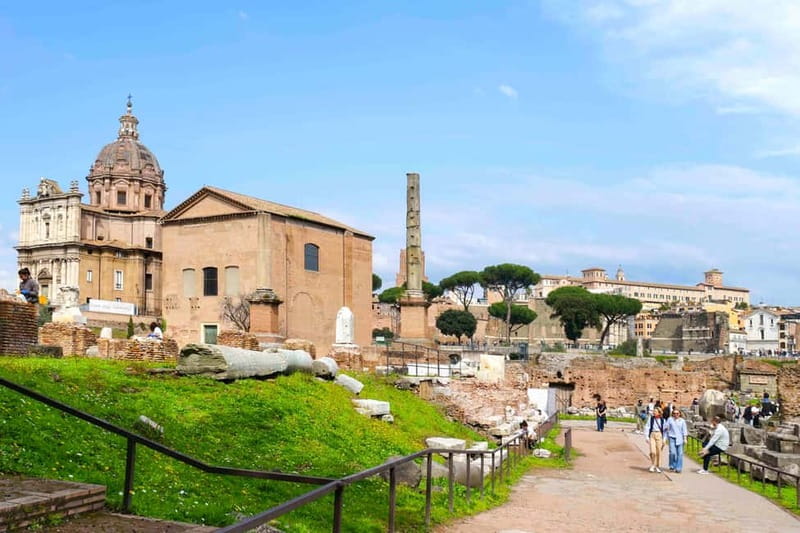 Rome: Colosseum, Forum, Palatine Hill Entry, and Audio Guide - Palatine Hill: imperial homes and that “how did they live here” feeling